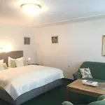 Zum Goldenen Anker 호텔 3*